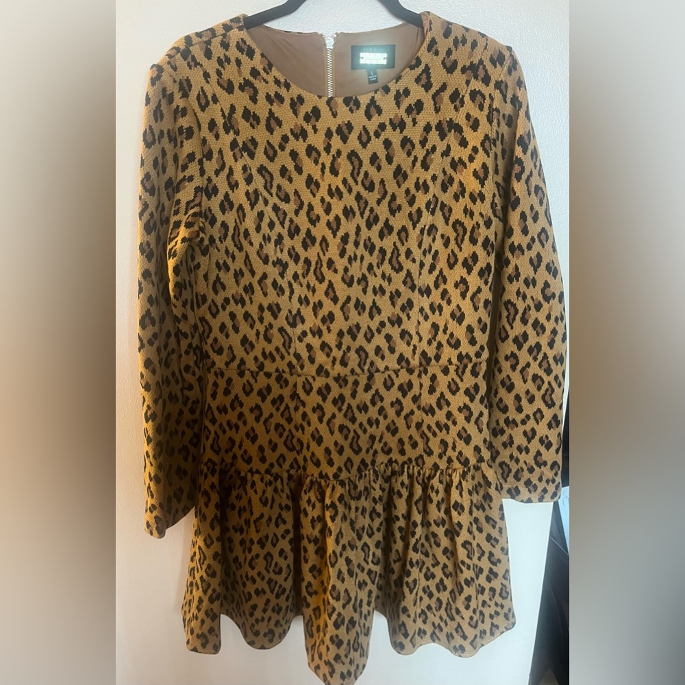 Alexia Admor. Warm animal print long sleeve dress, size L.